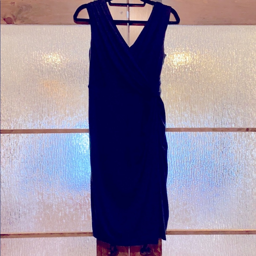 Maternity Deep-V cotton stretch dress.